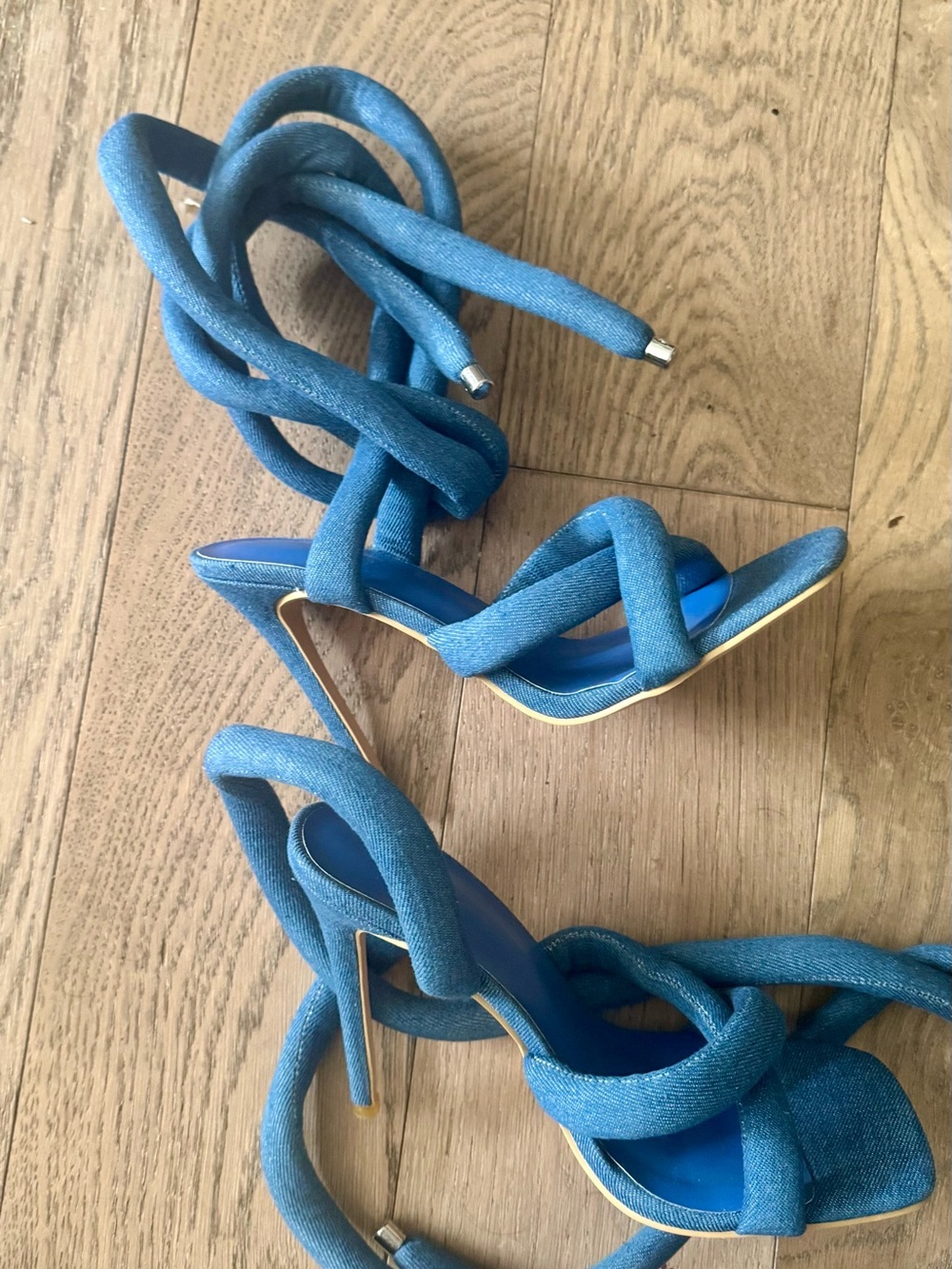 Stylish Blue Women's Wrap Sandals